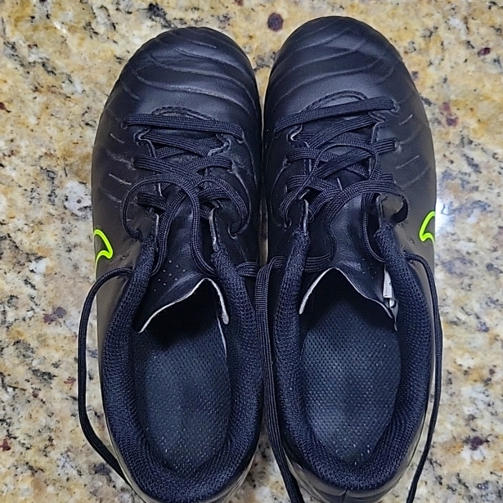 Nike tempo soccer cleats